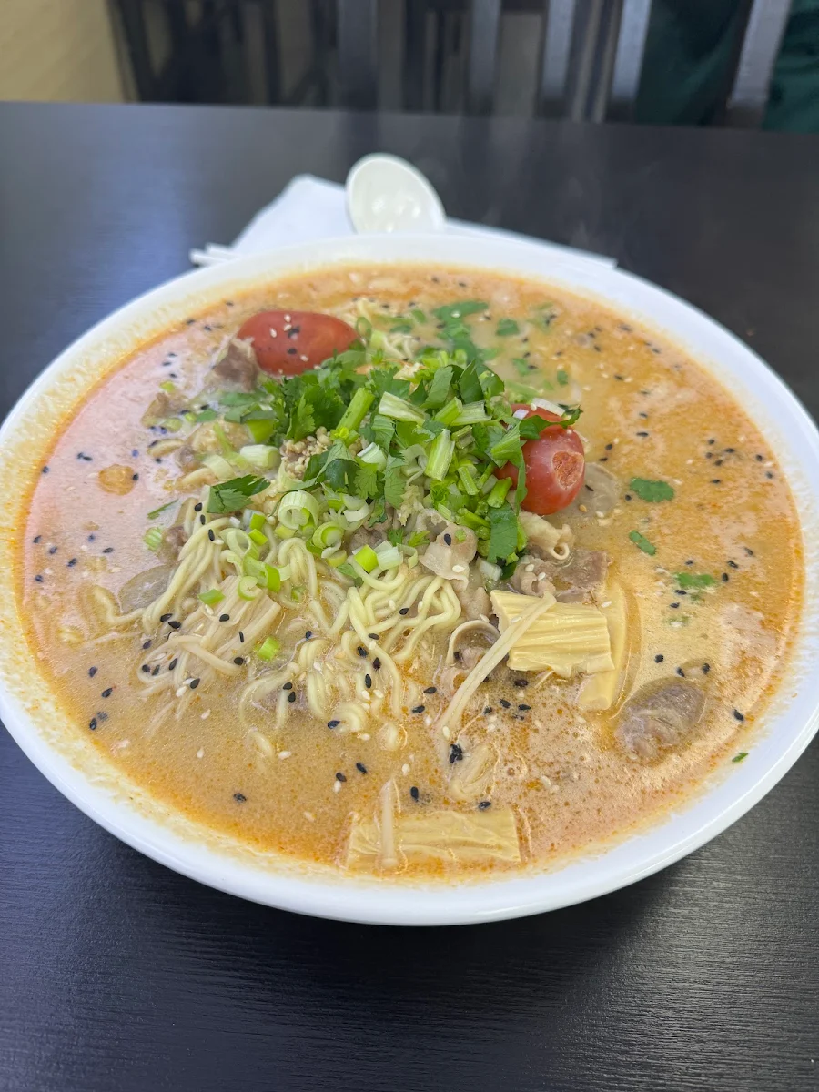 Spicy Beef Bone Soup / 香辣牛骨浓汤
